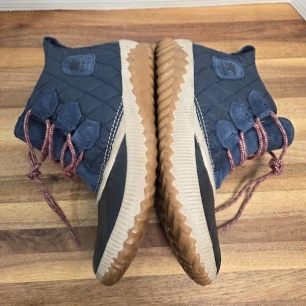 Sorel‎ Out N About Plus Women 9.5 Navy Blue Quilted Waterproof Duck Boots NL3152